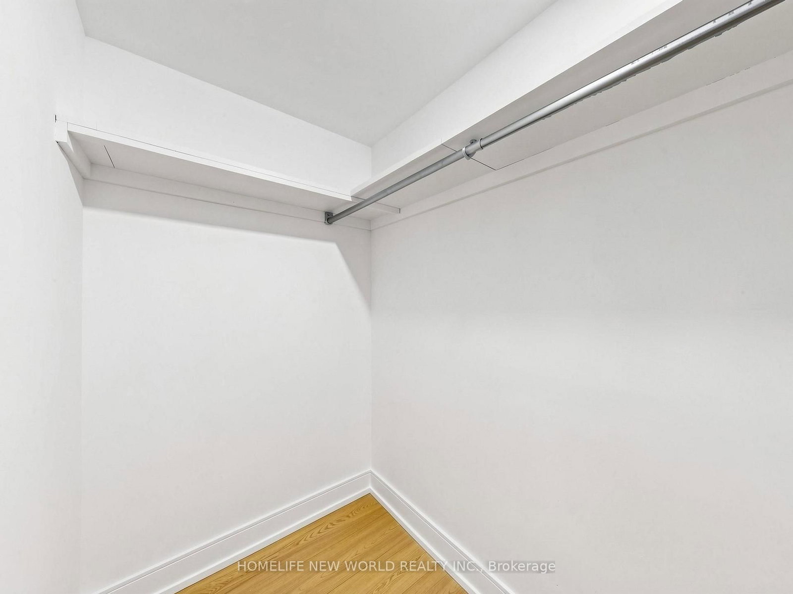 21 Lovekin Grove • Toronto, ON photo 32