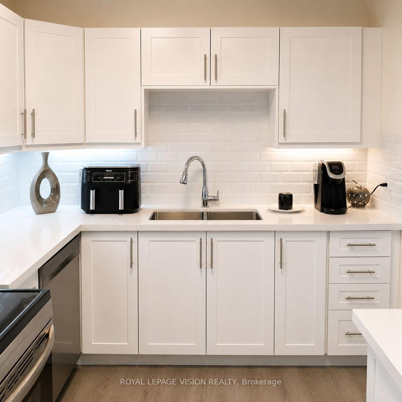 205 - 895 Kennedy Road