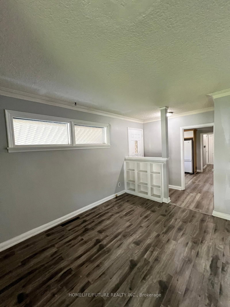 Main - 21 Mackinac Crescent