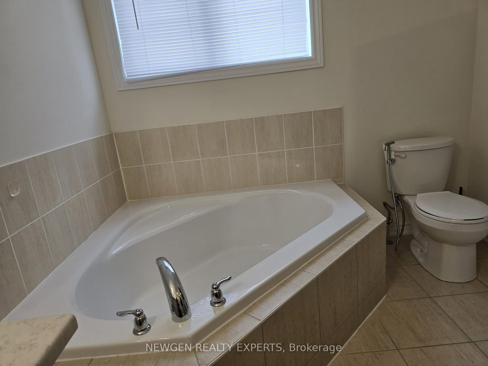 12 Cachia Lane • Ajax, ON photo 7
