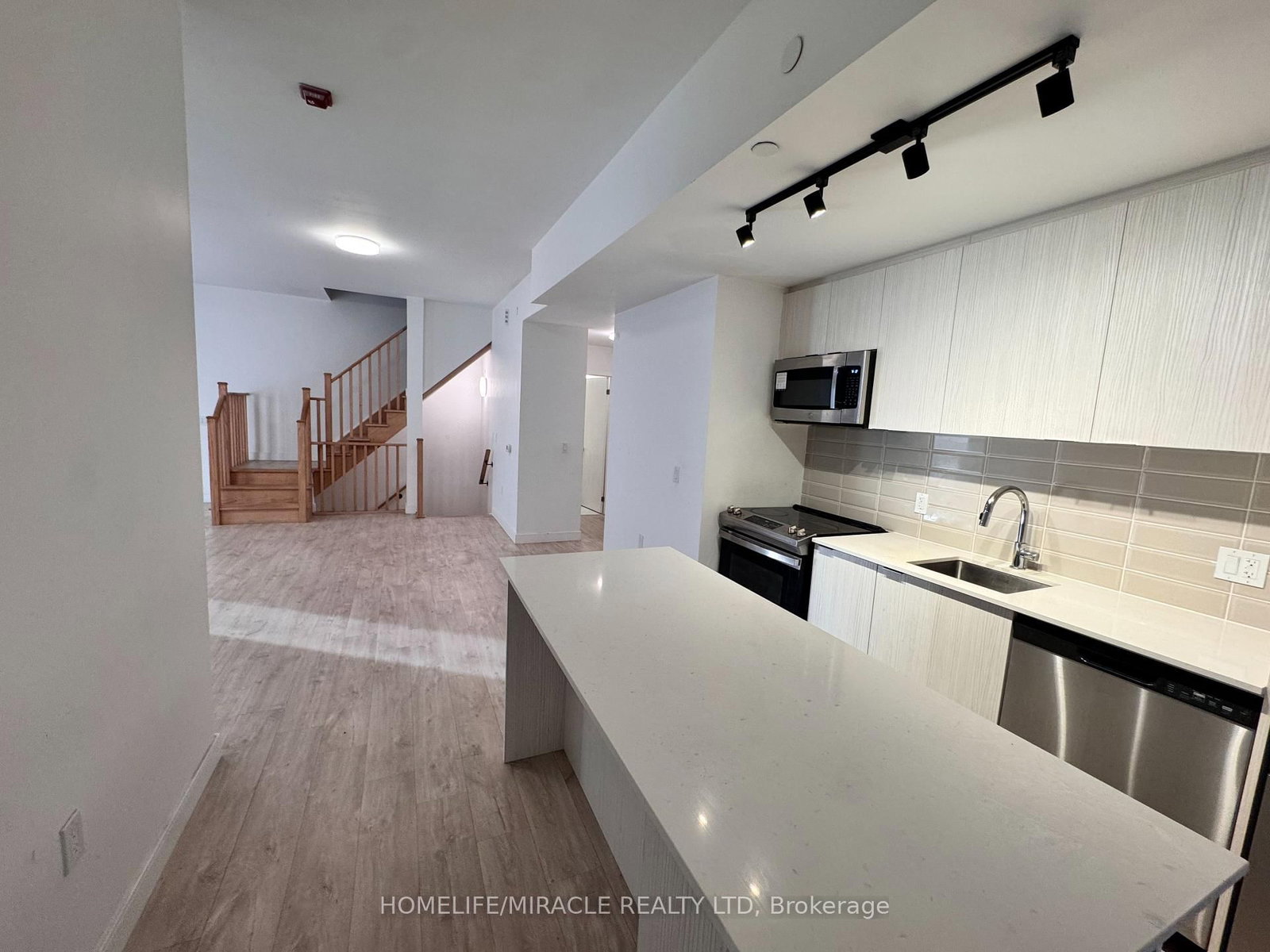 4-176 Clonmore Dr, Toronto, view 12