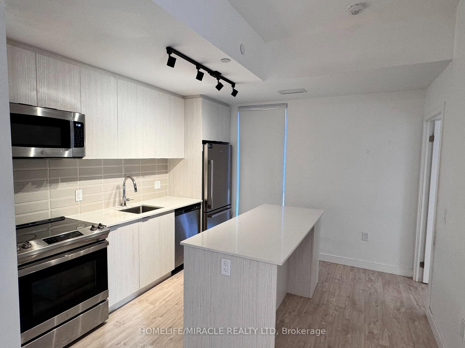 4-176 Clonmore Dr, Toronto, view 14