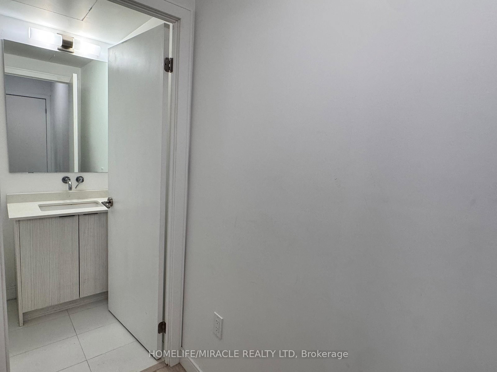 4-176 Clonmore Dr, Toronto, view 9