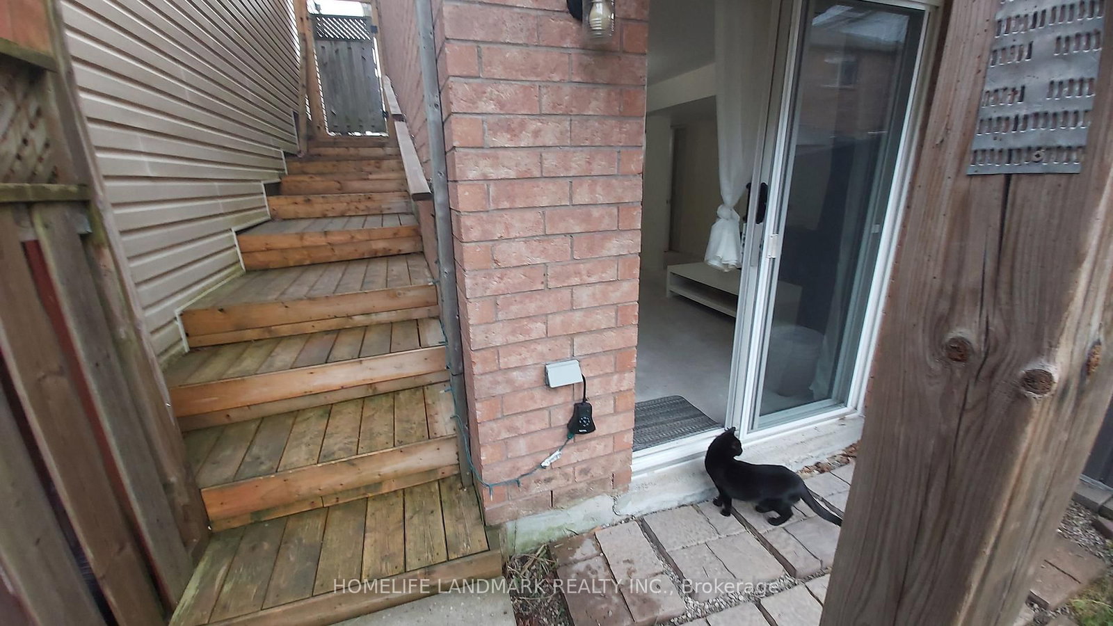 Lower Walk-out-35 Vessel Cres, Toronto, view 3