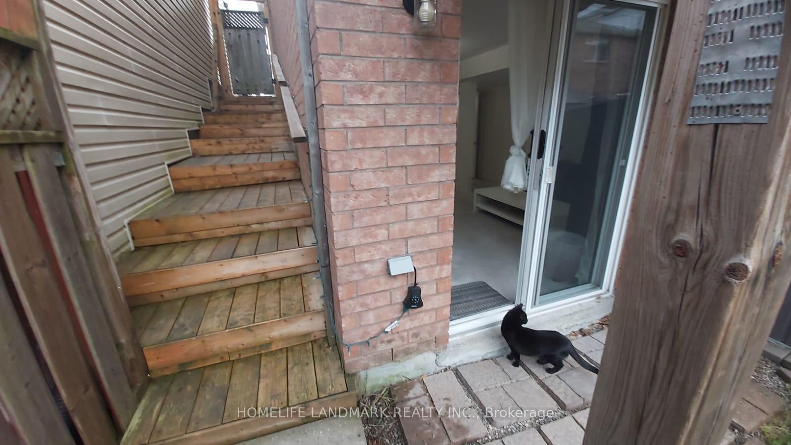 Lower Walk-out-35 Vessel Cres, Toronto, view 33