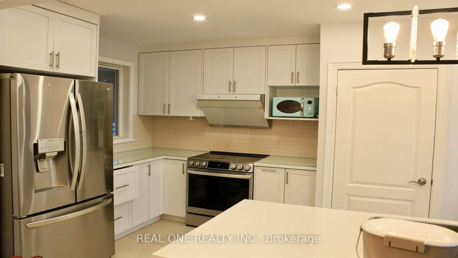 69 Stanwell Drive • Toronto, ON photo 3