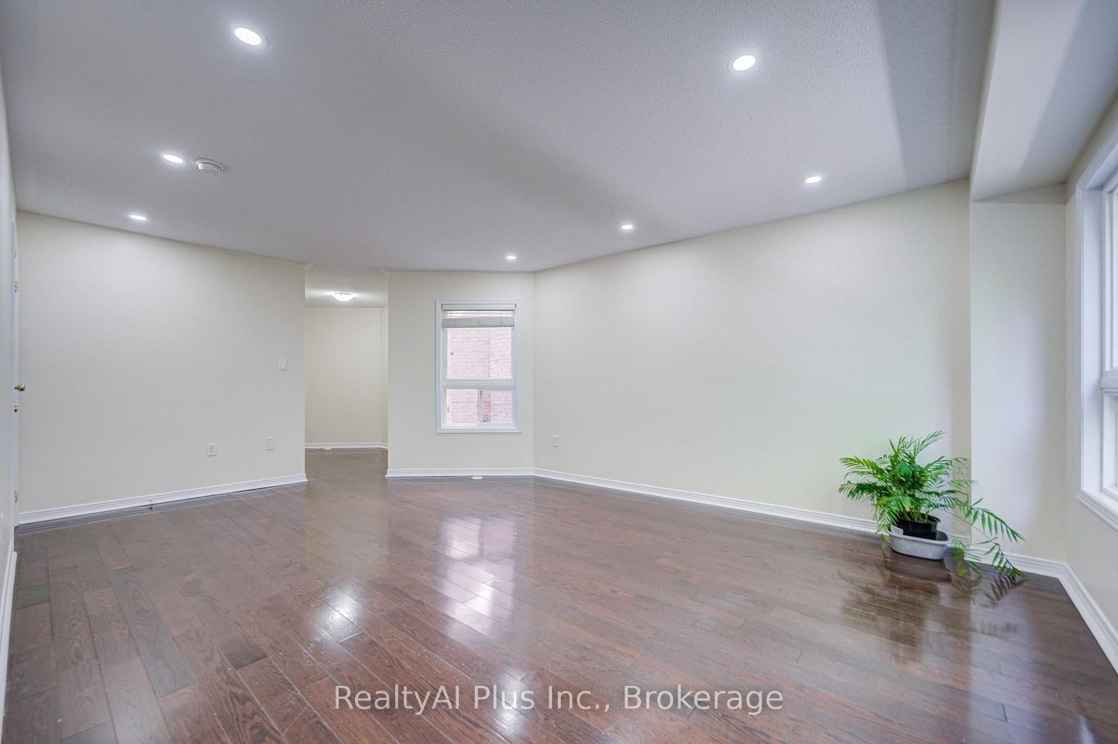 105 Pilkington Drive • Toronto, ON photo 10