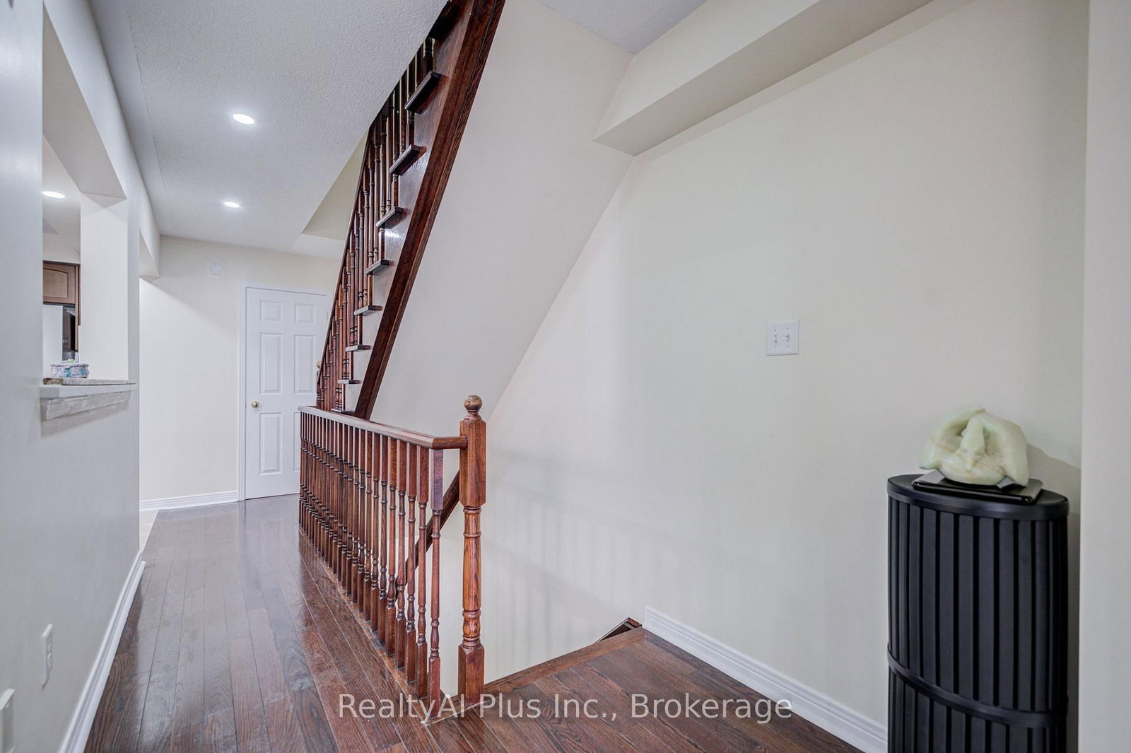 105 Pilkington Drive • Toronto, ON photo 12