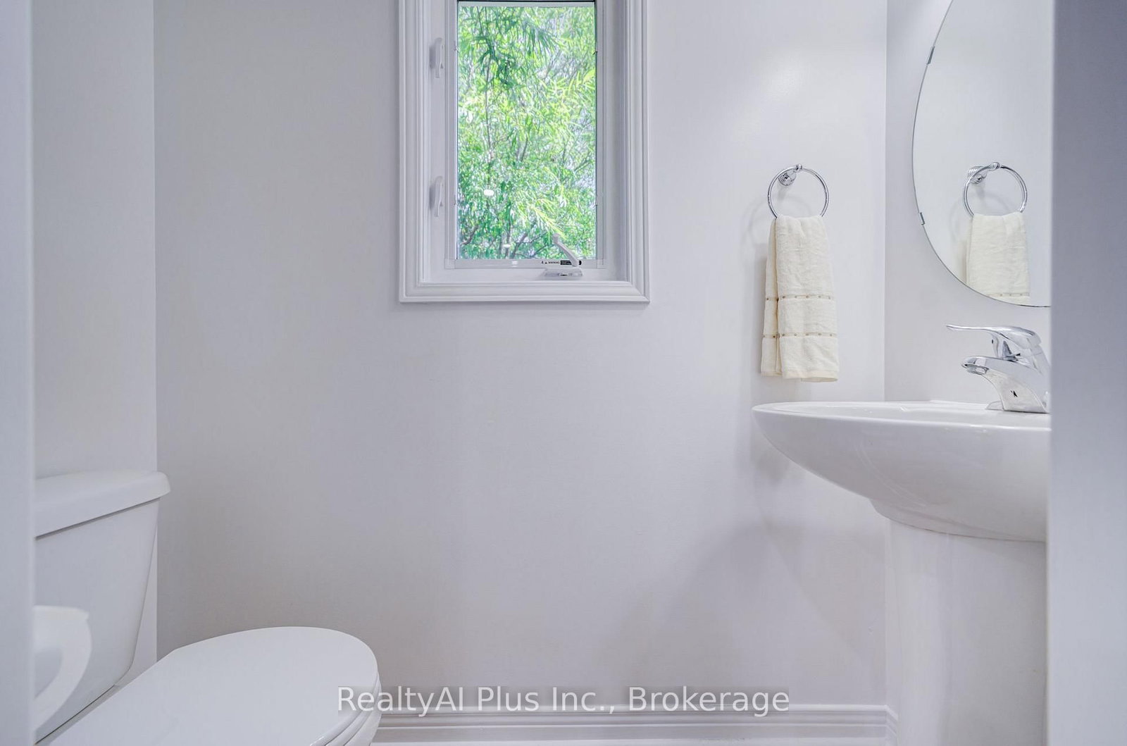 105 Pilkington Drive • Toronto, ON photo 27