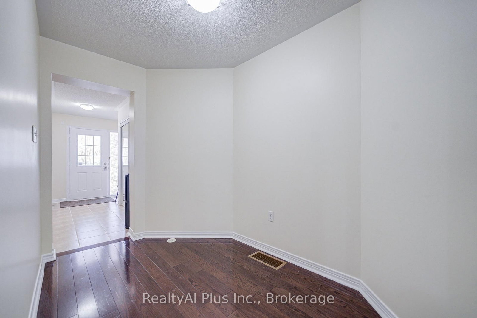 105 Pilkington Drive • Toronto, ON photo 7