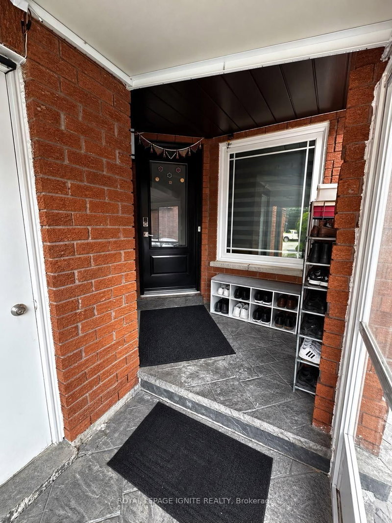 32 Marsdale Crescent