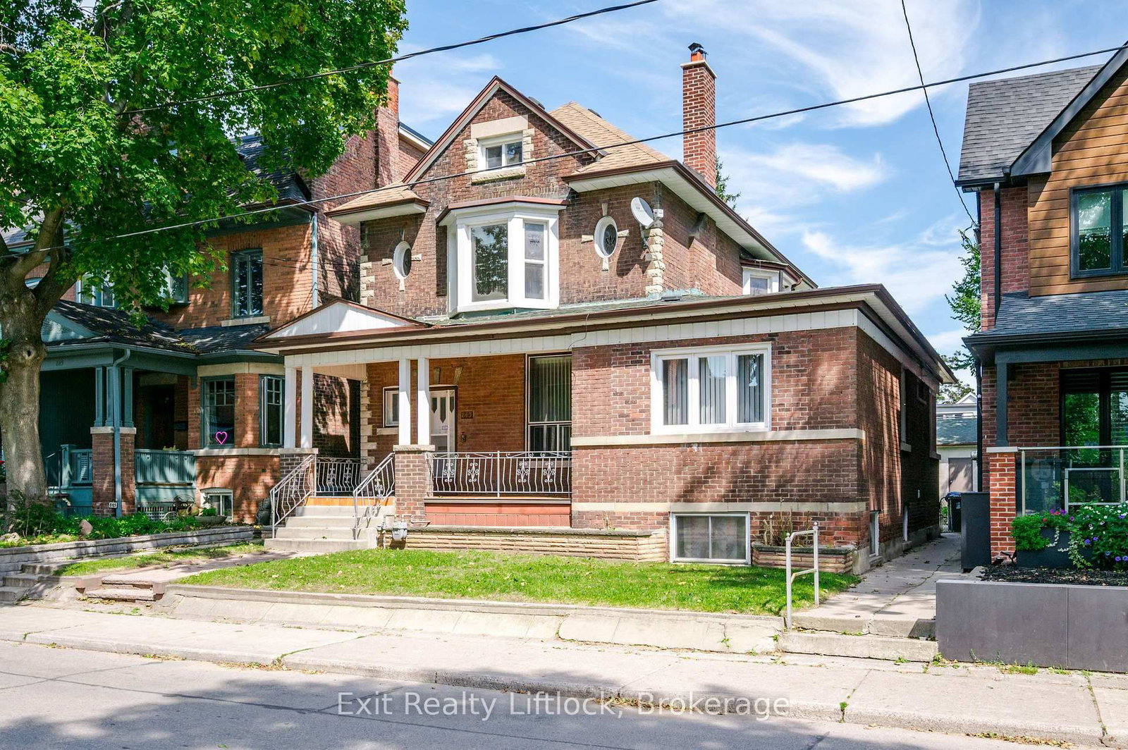 843 Logan Avenue • Toronto, ON photo 2