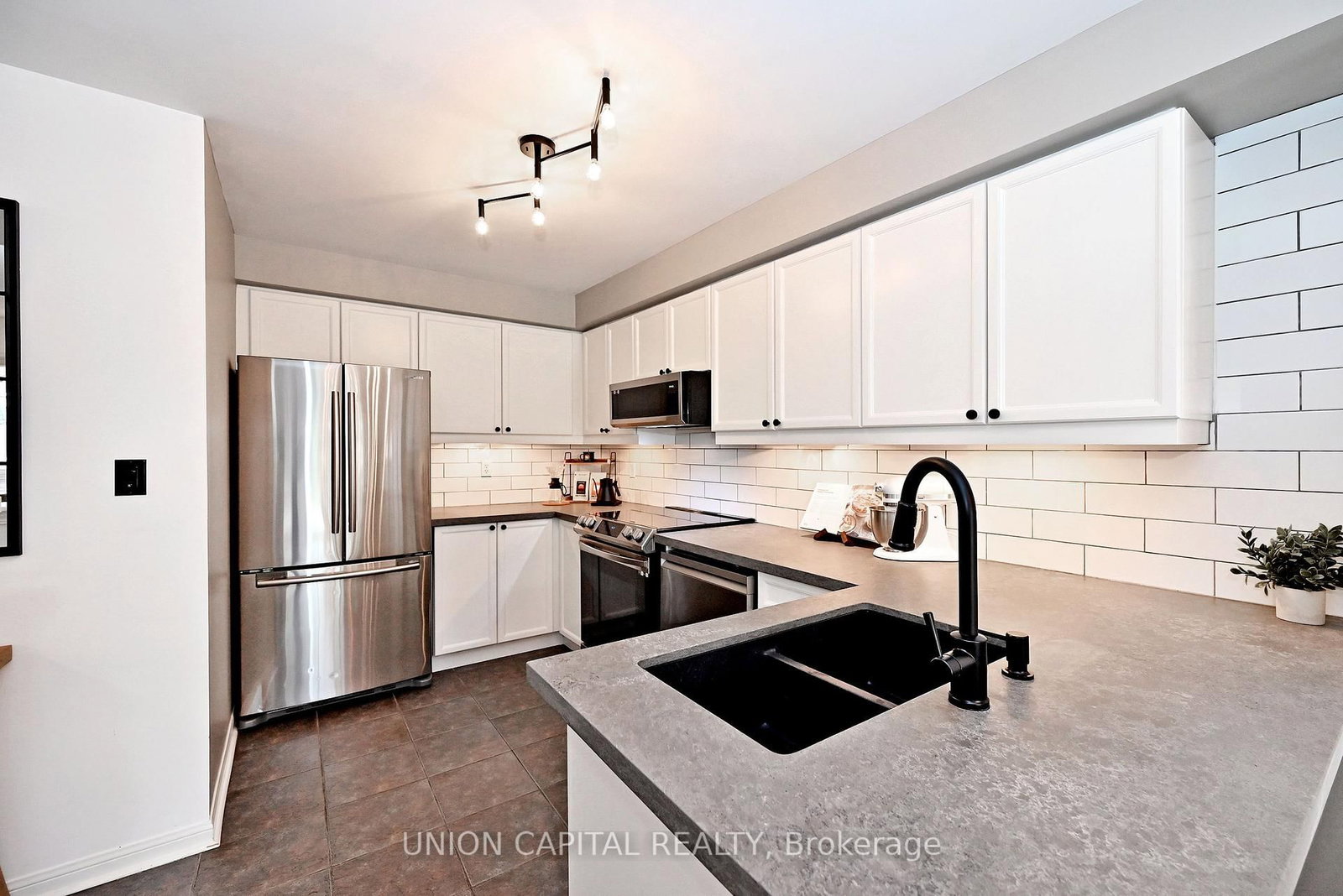 32 Regatta Crescent • Whitby, ON photo 18