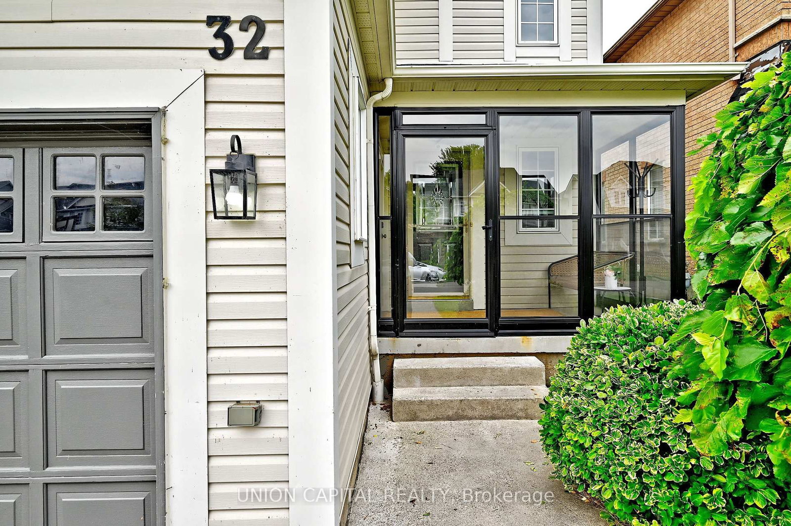 32 Regatta Crescent • Whitby, ON photo 3