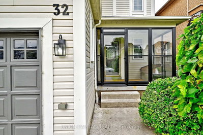 32 Regatta Crescent • Whitby, ON photo 3