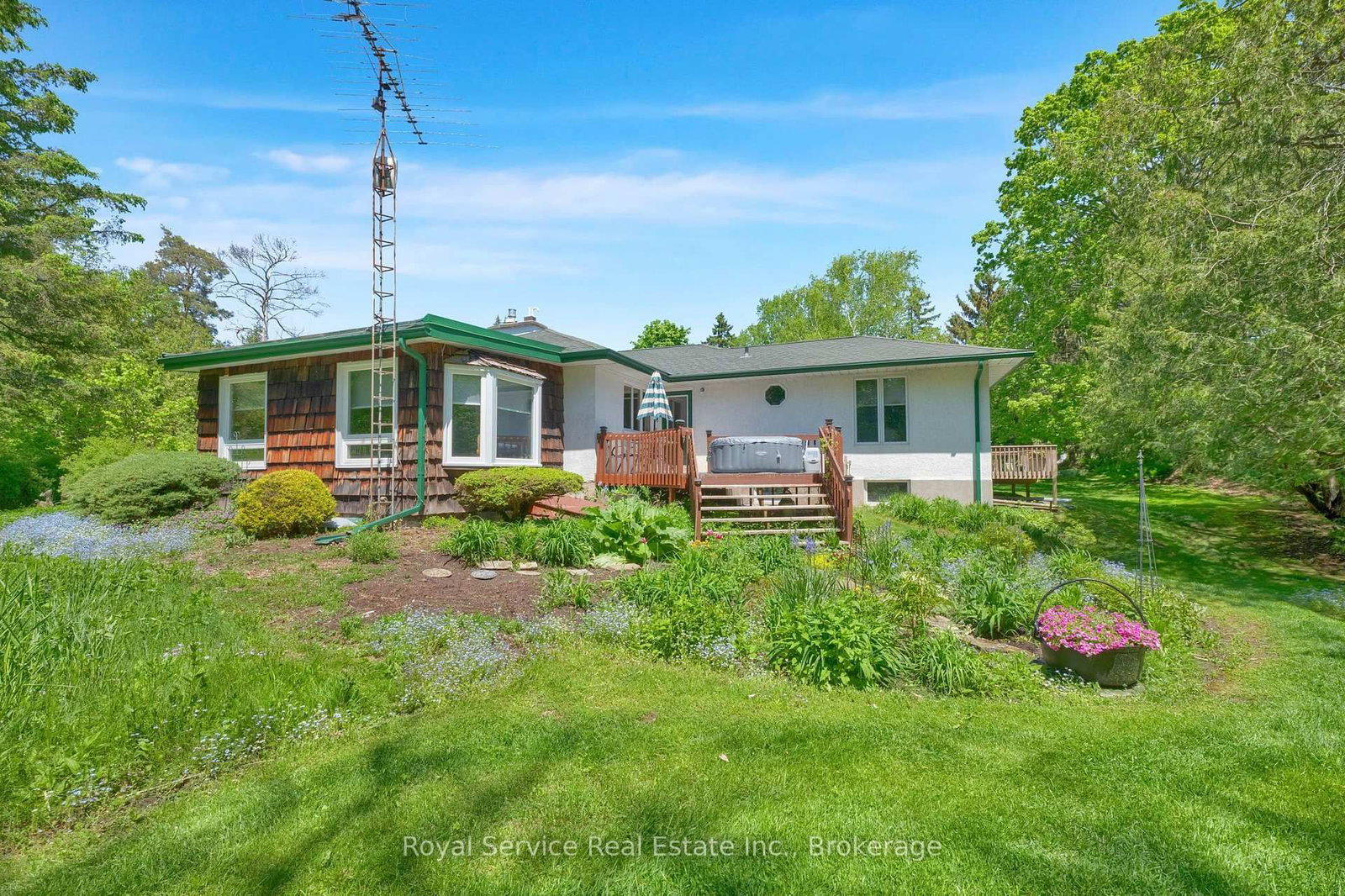 31 Duchess Street • Clarington, ON photo 3