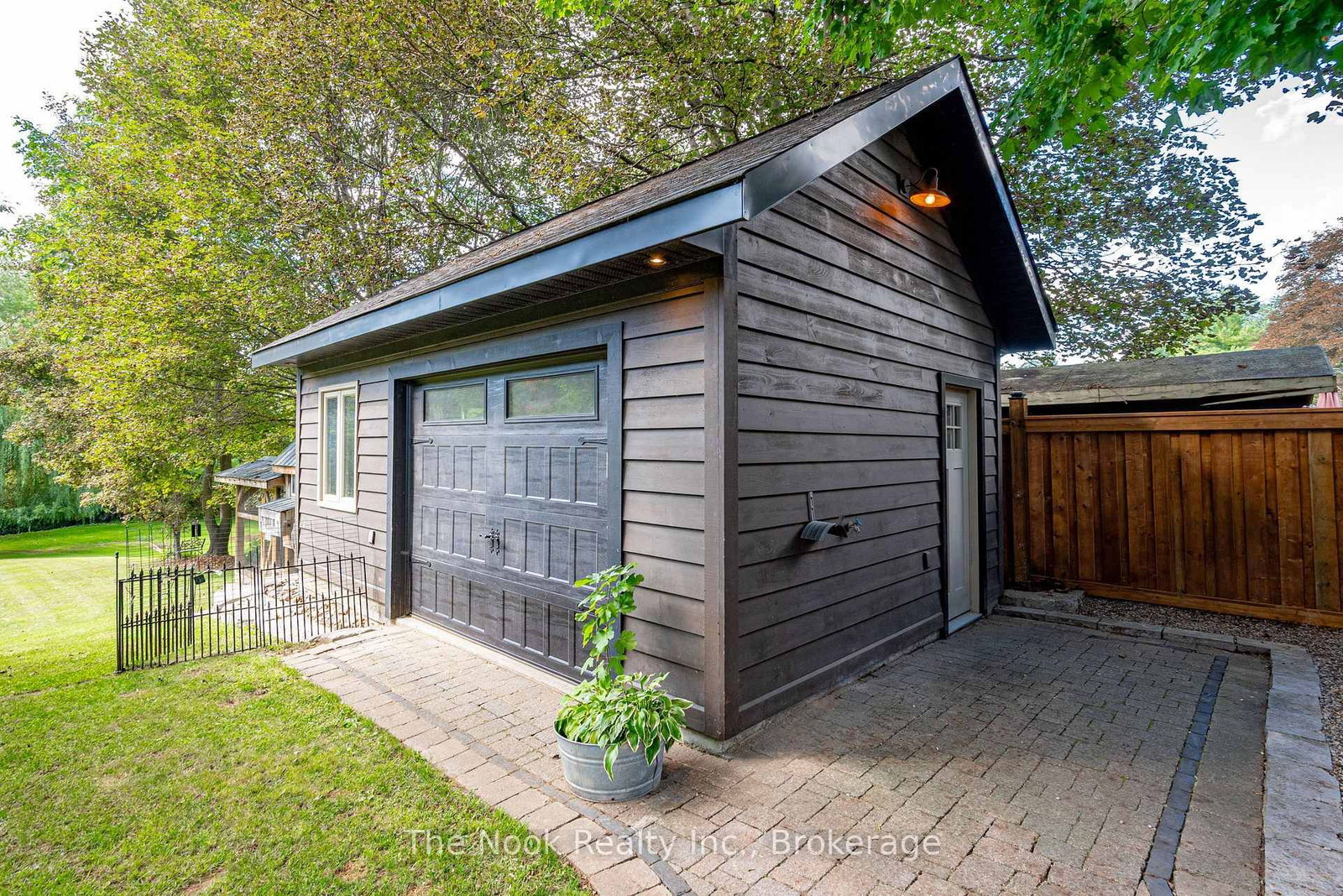 44 Bagot Street • Whitby, ON photo 45
