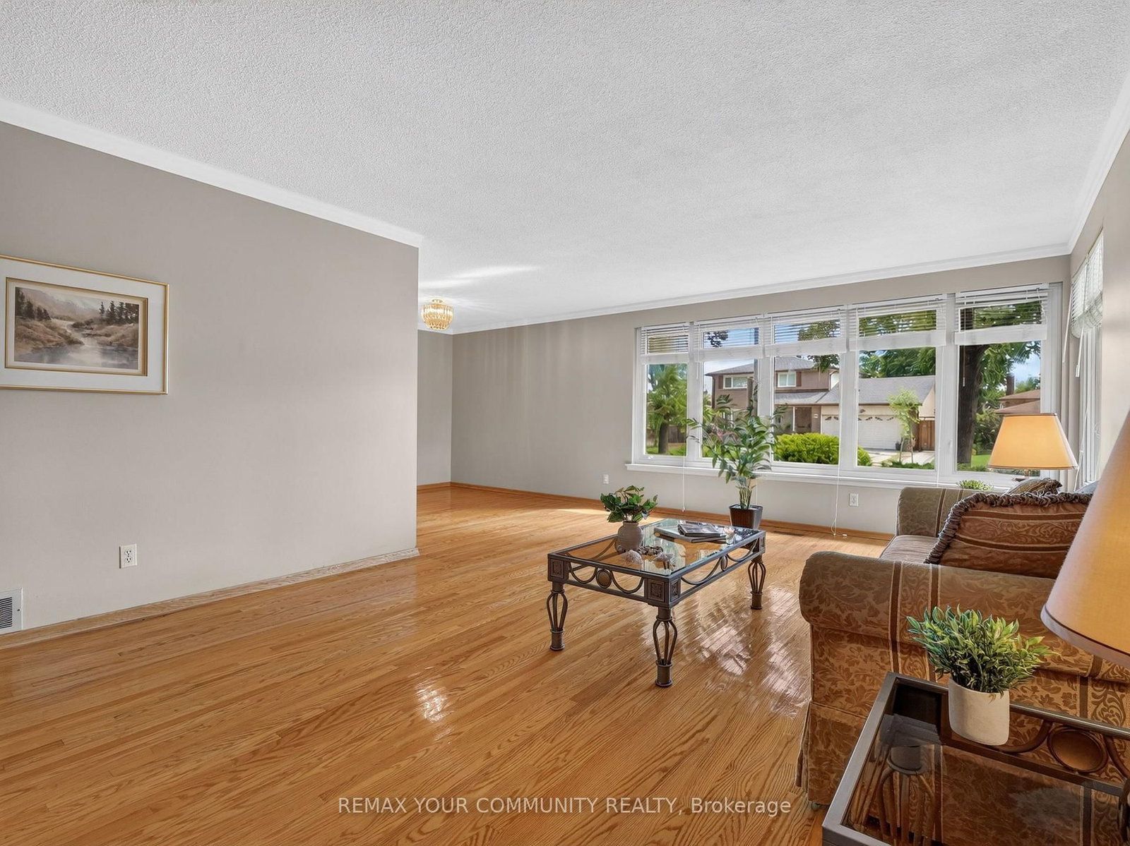 64 Kentish Crescent • Toronto, ON photo 6