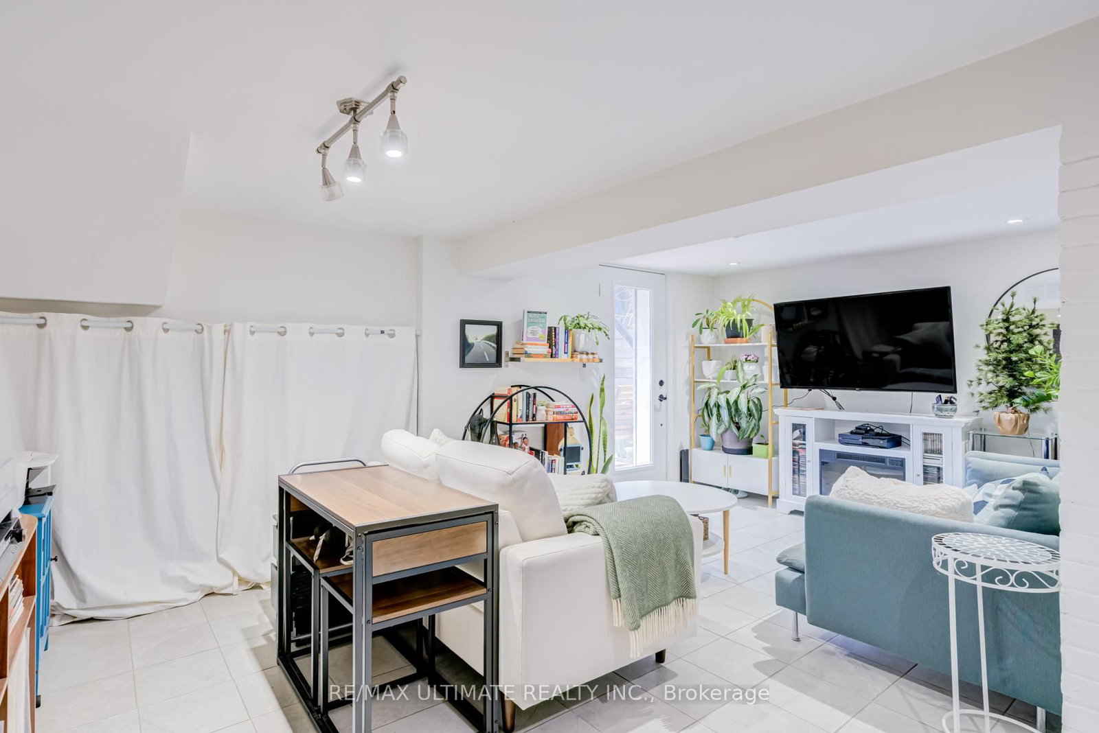 533 Kingston Road • Toronto, ON photo 13