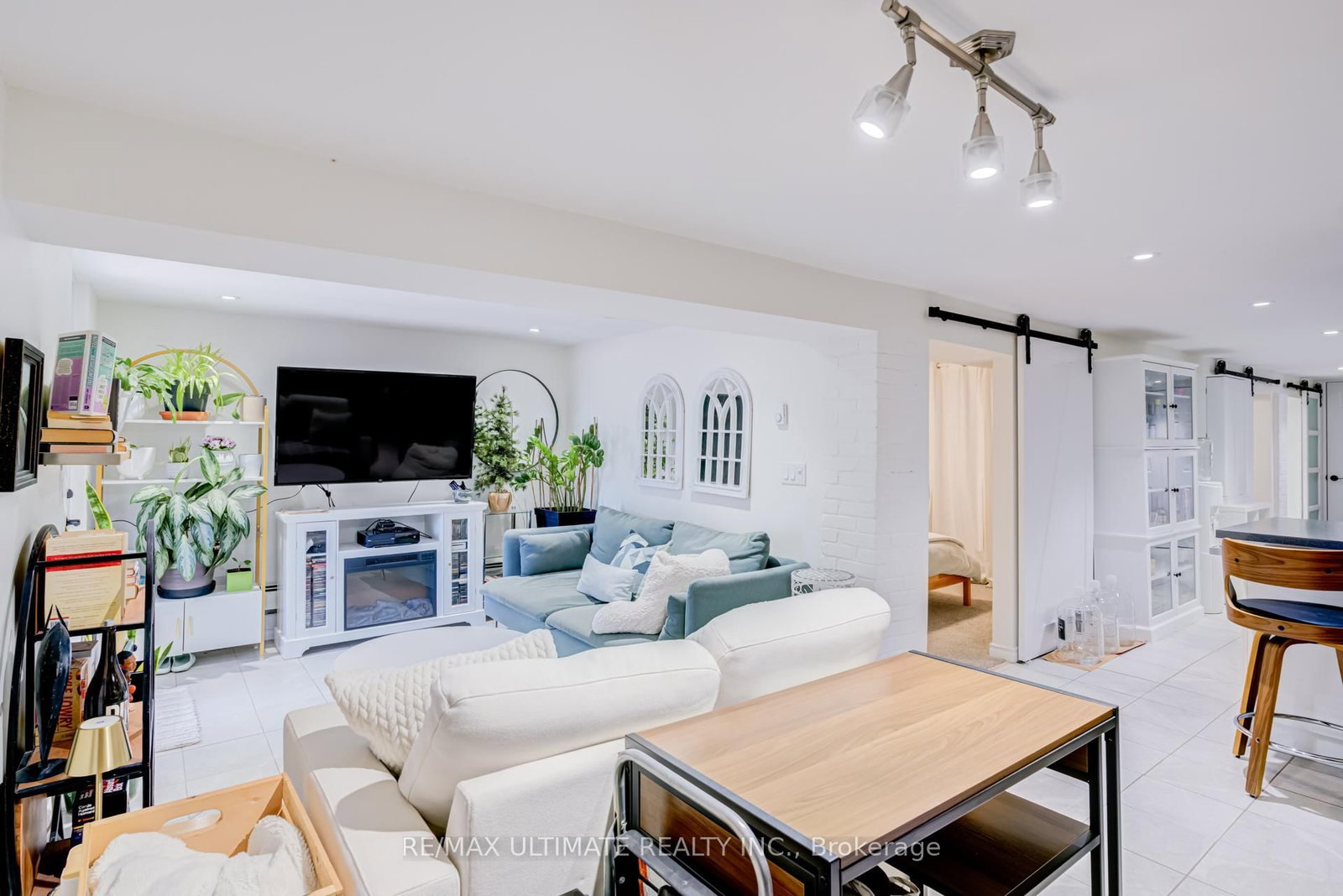 533 Kingston Road • Toronto, ON photo 15