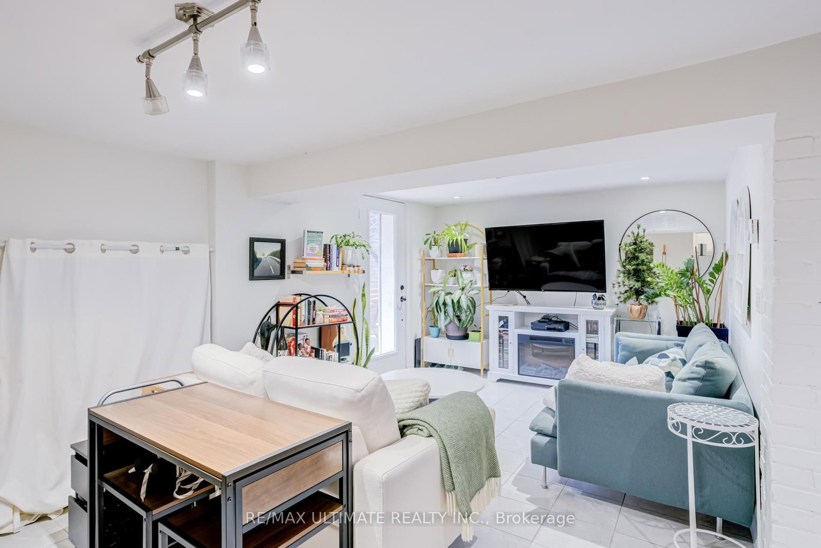 533 Kingston Road • Toronto, ON photo 16