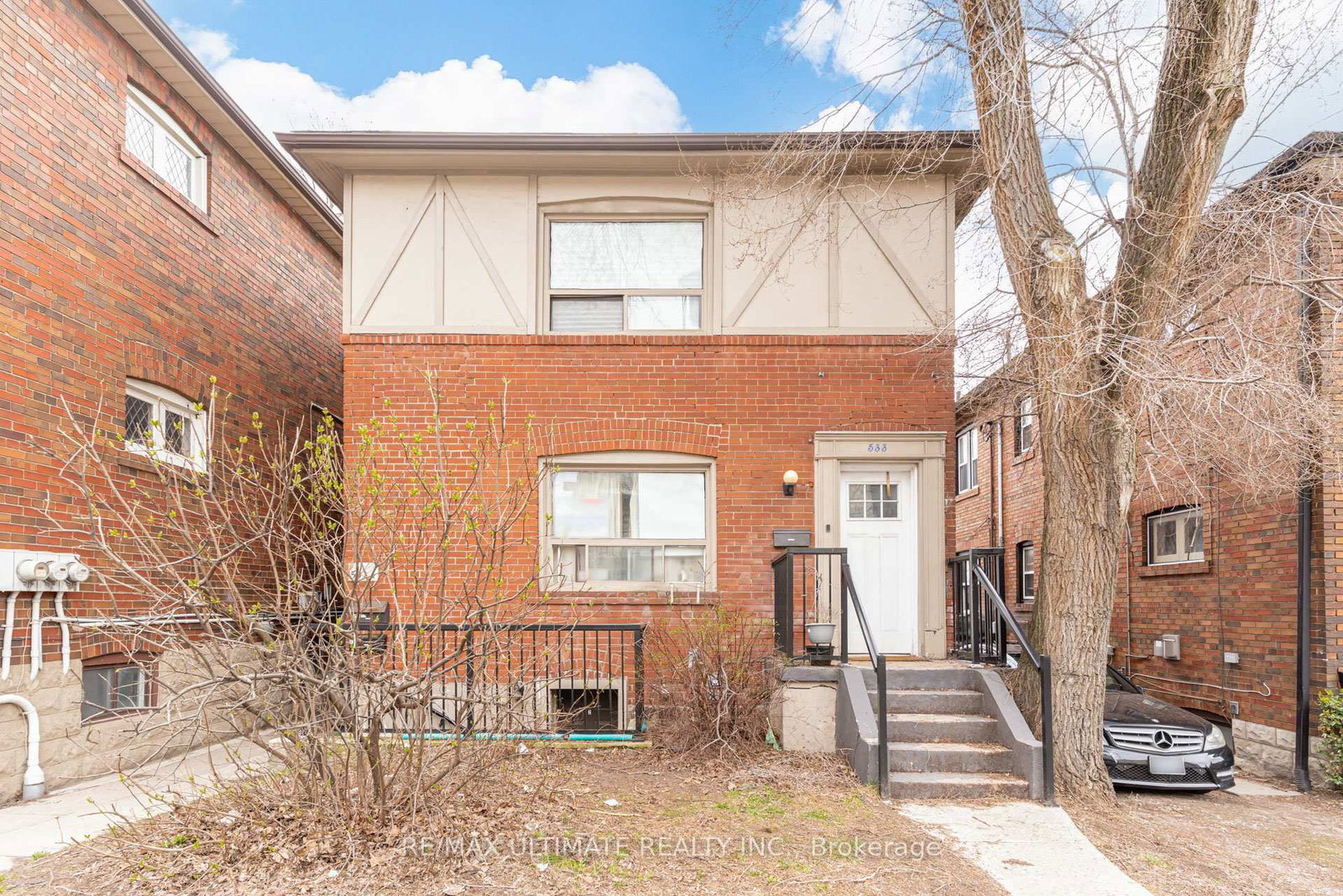 533 Kingston Road • Toronto, ON photo 2