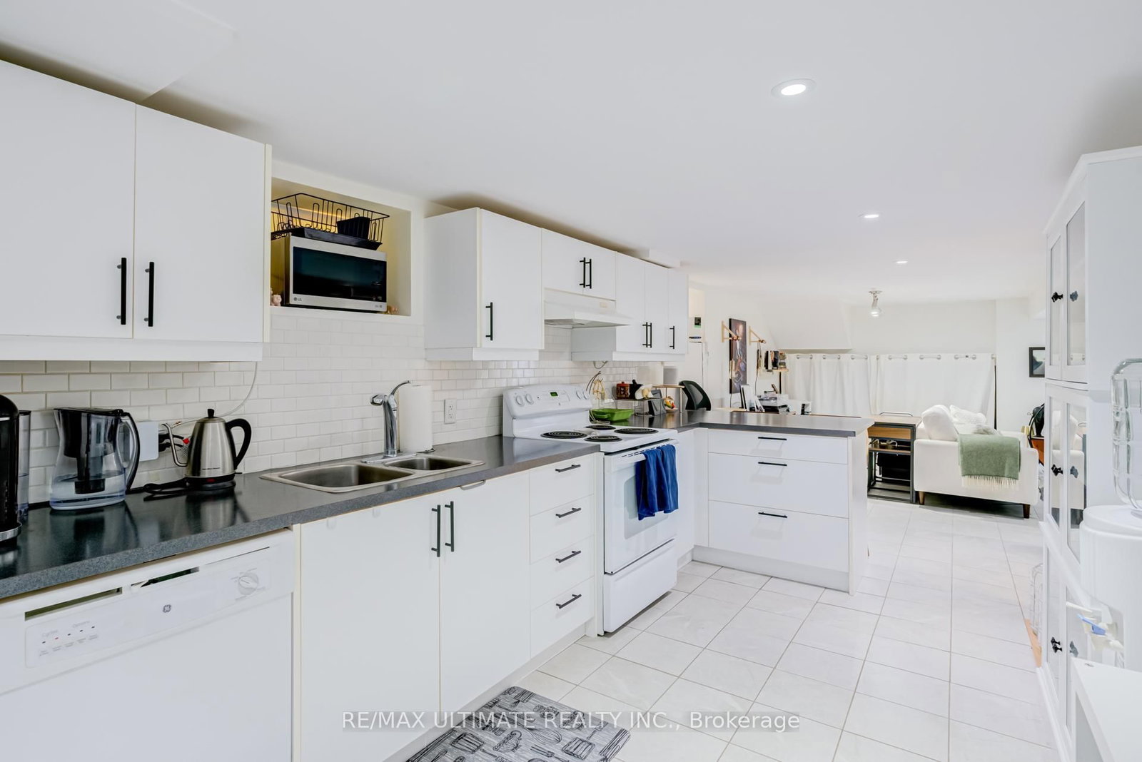 533 Kingston Road • Toronto, ON photo 8