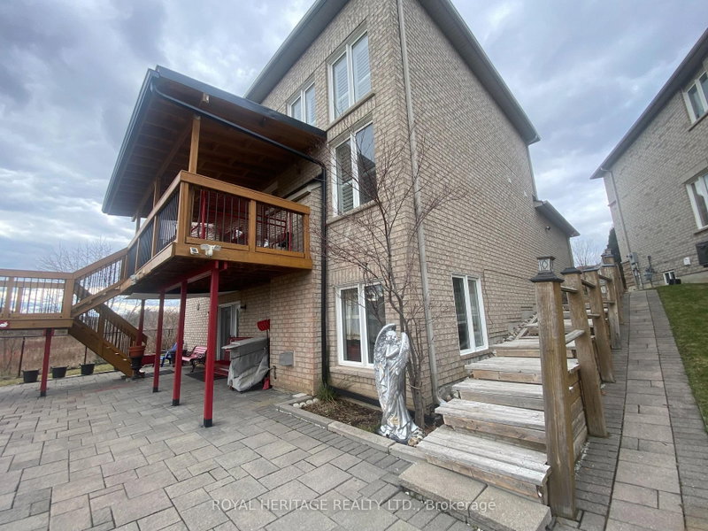 15 Sirius Crescent