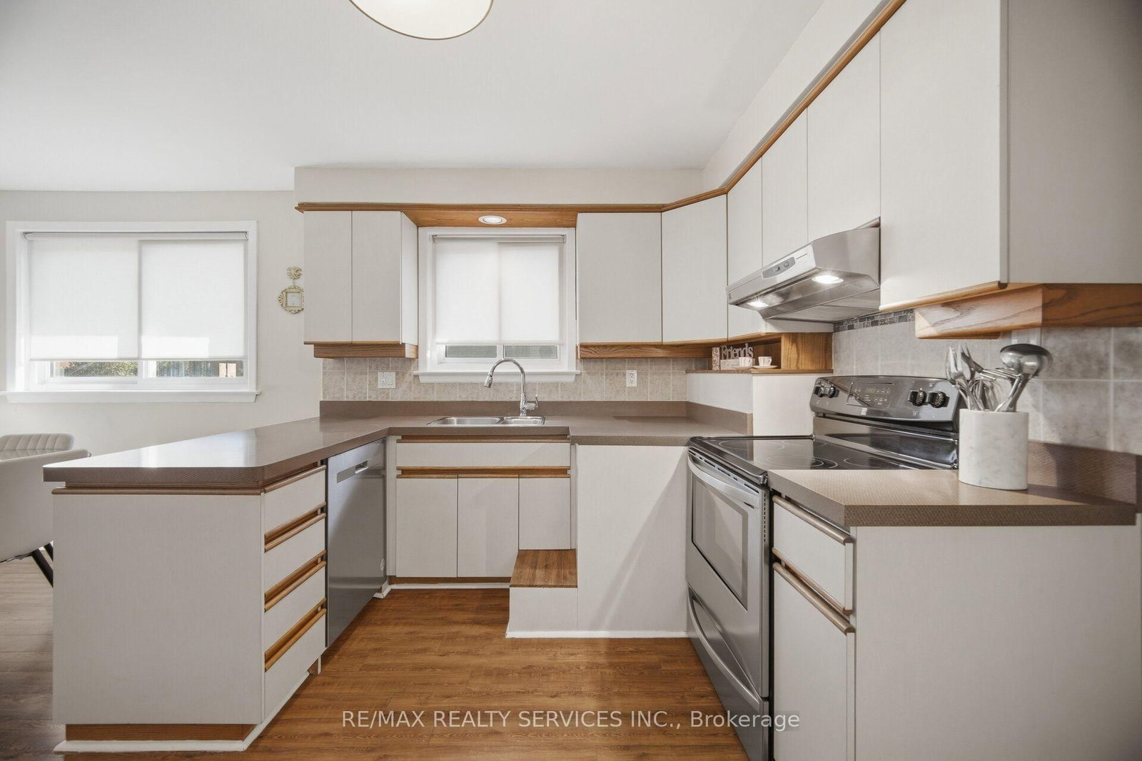 15 Shoreview Drive • Toronto, ON photo 14