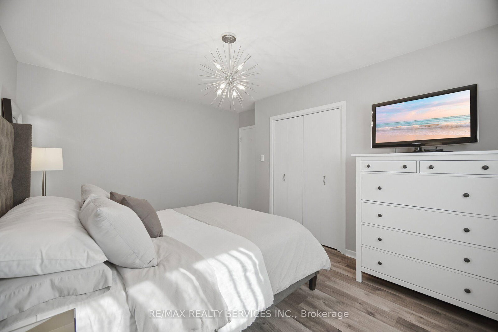 15 Shoreview Drive • Toronto, ON photo 21