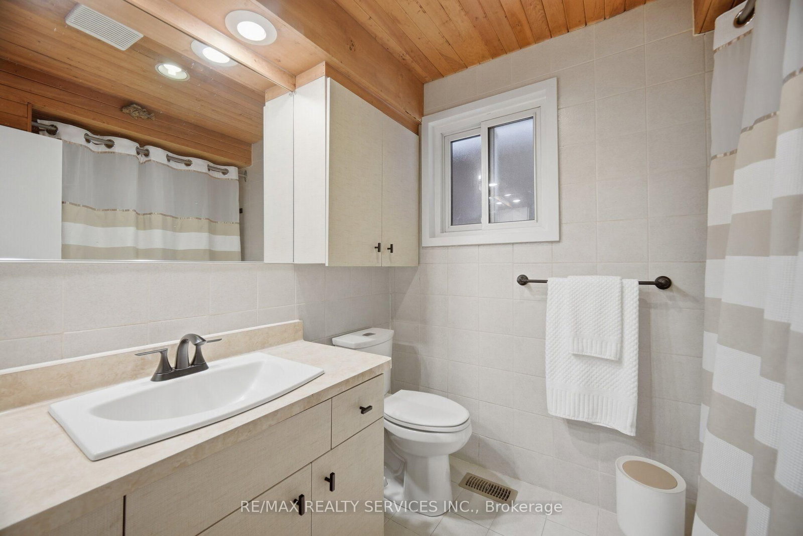 15 Shoreview Drive • Toronto, ON photo 24