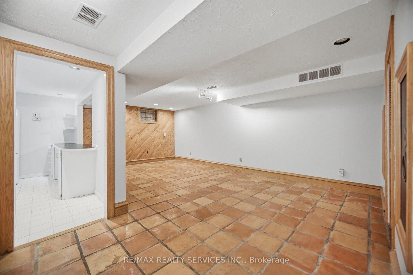 15 Shoreview Drive • Toronto, ON photo 30
