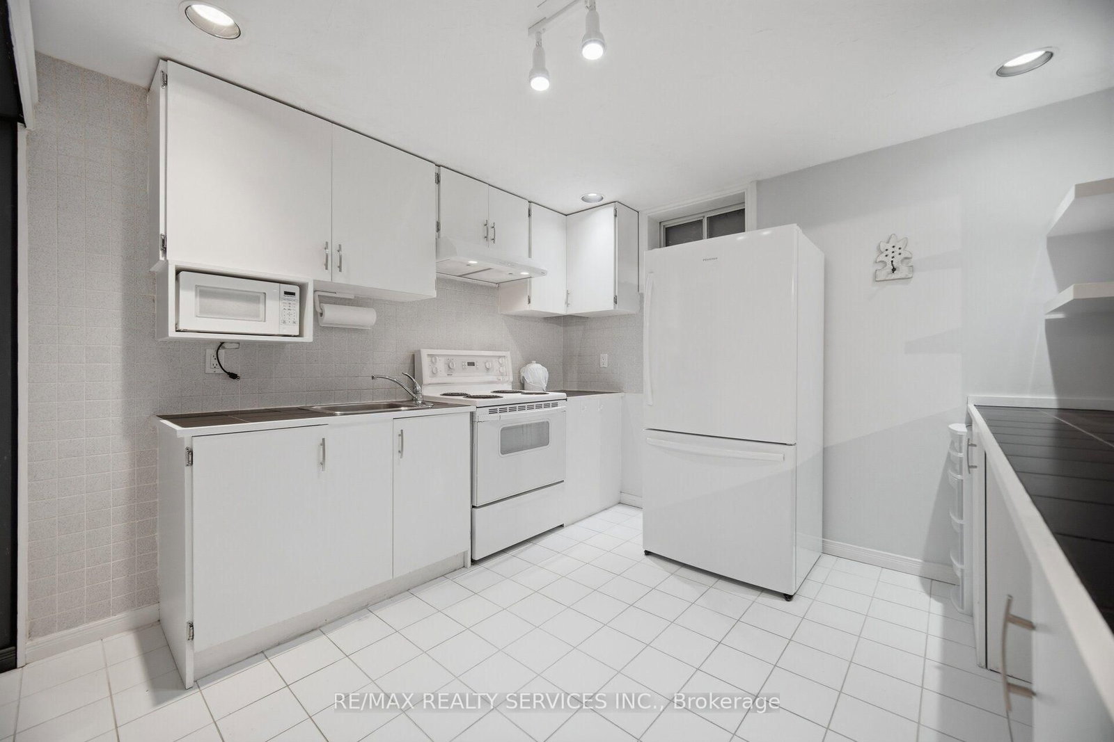15 Shoreview Drive • Toronto, ON photo 34