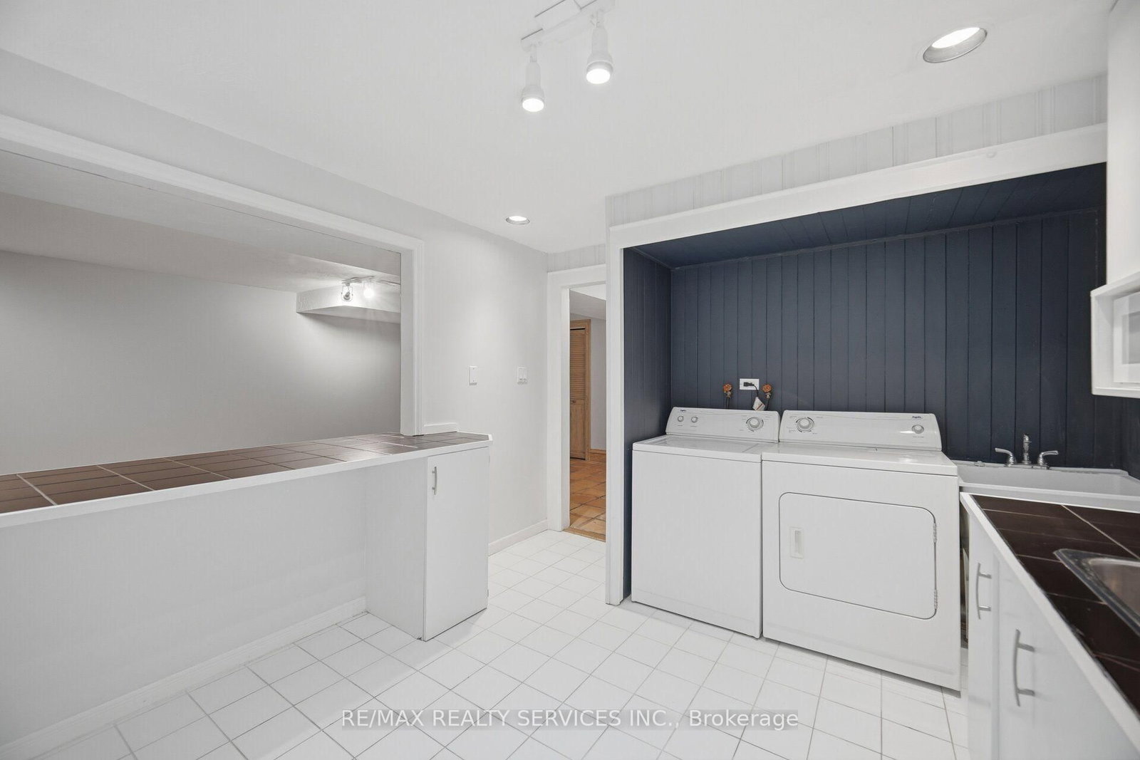 15 Shoreview Drive • Toronto, ON photo 35