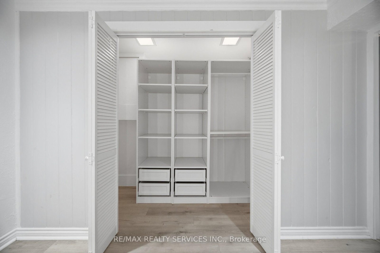 15 Shoreview Drive • Toronto, ON photo 38