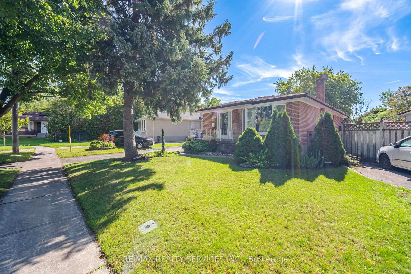 15 Shoreview Drive • Toronto, ON photo 5