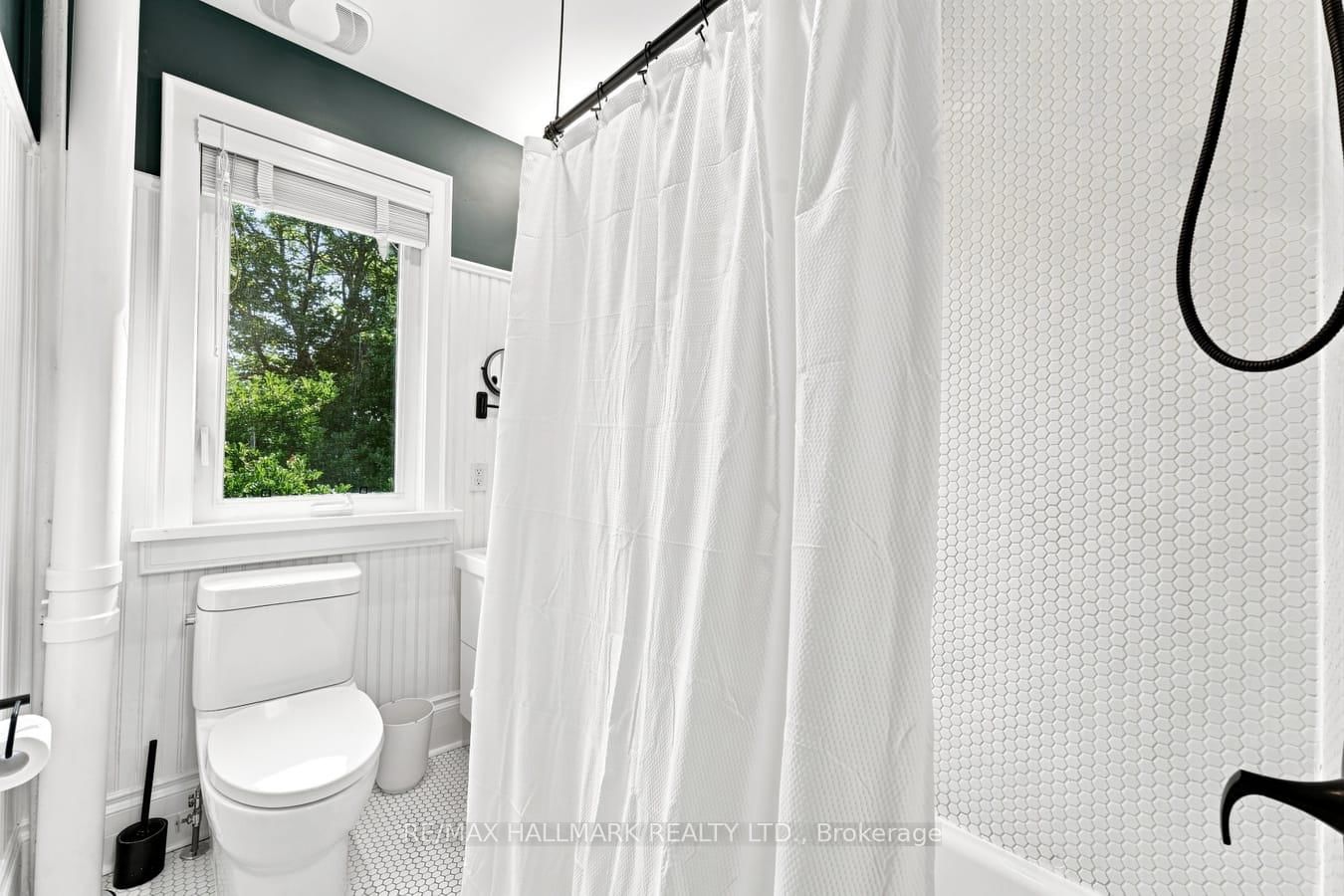 15 Redwood Avenue • Toronto, ON photo 14