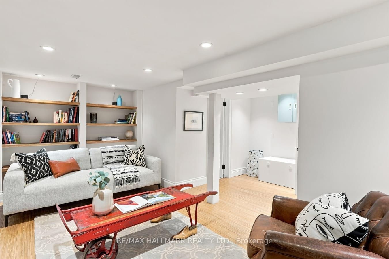 15 Redwood Avenue • Toronto, ON photo 28