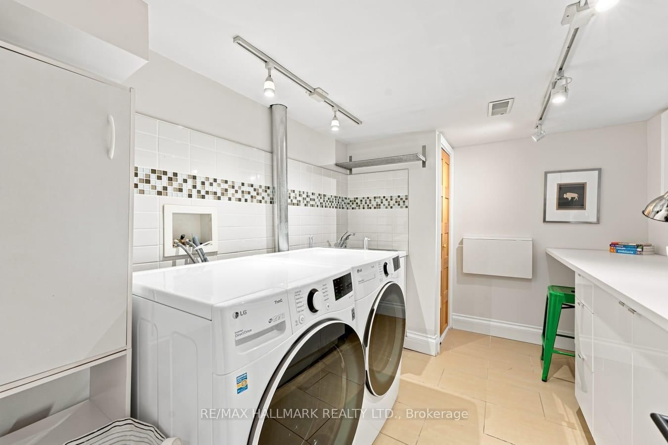 15 Redwood Avenue • Toronto, ON photo 31