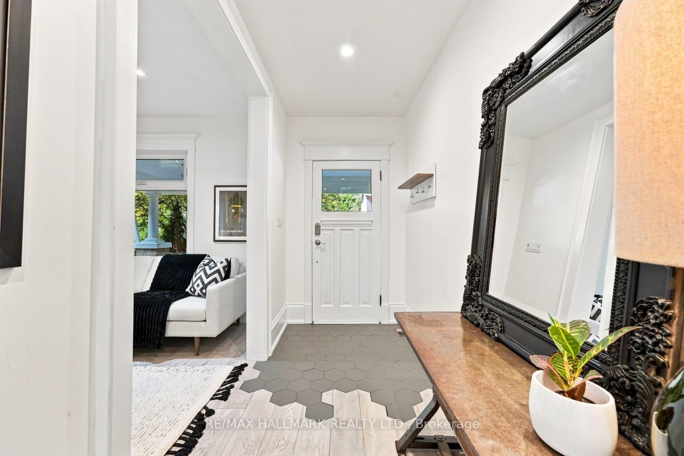 15 Redwood Avenue • Toronto, ON photo 4