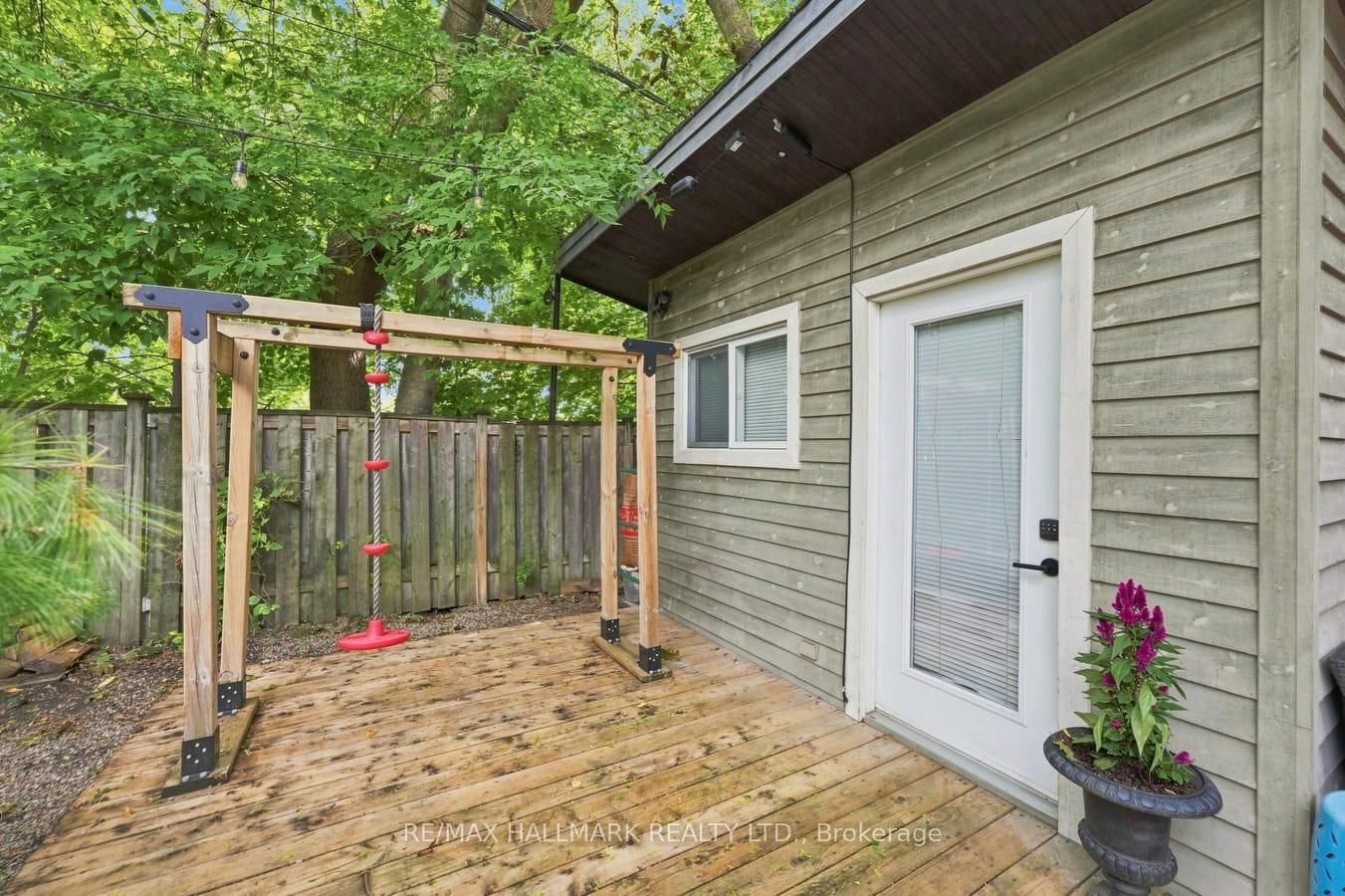 15 Redwood Avenue • Toronto, ON photo 43