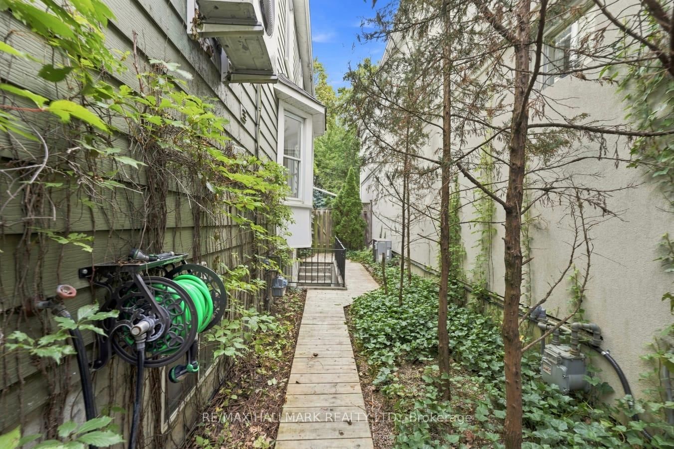 15 Redwood Avenue • Toronto, ON photo 44