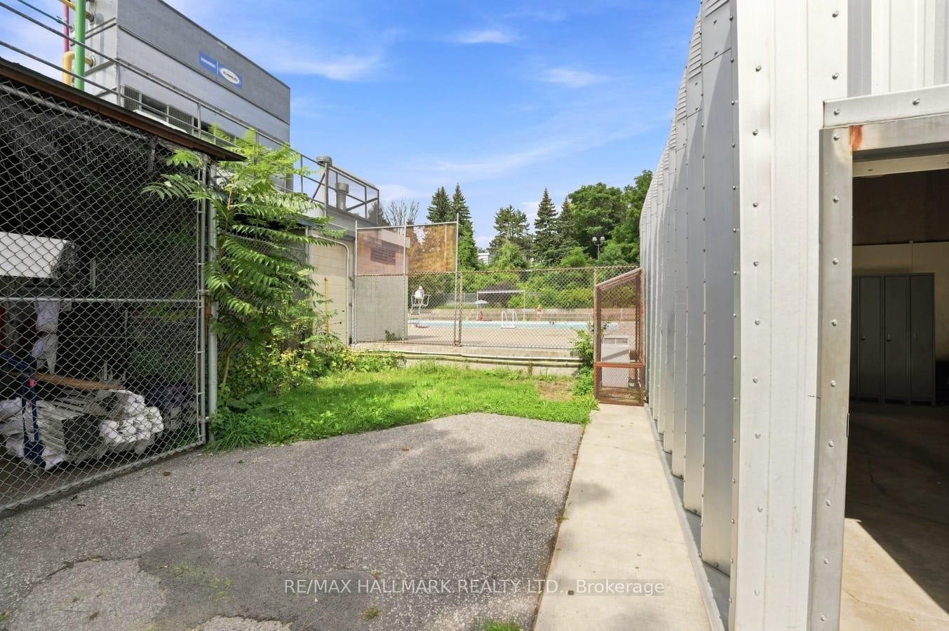 15 Redwood Avenue • Toronto, ON photo 46