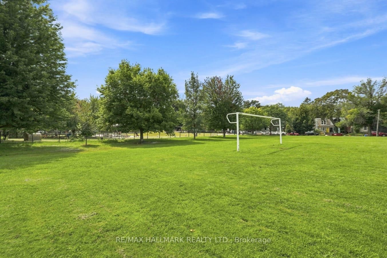 15 Redwood Avenue • Toronto, ON photo 49