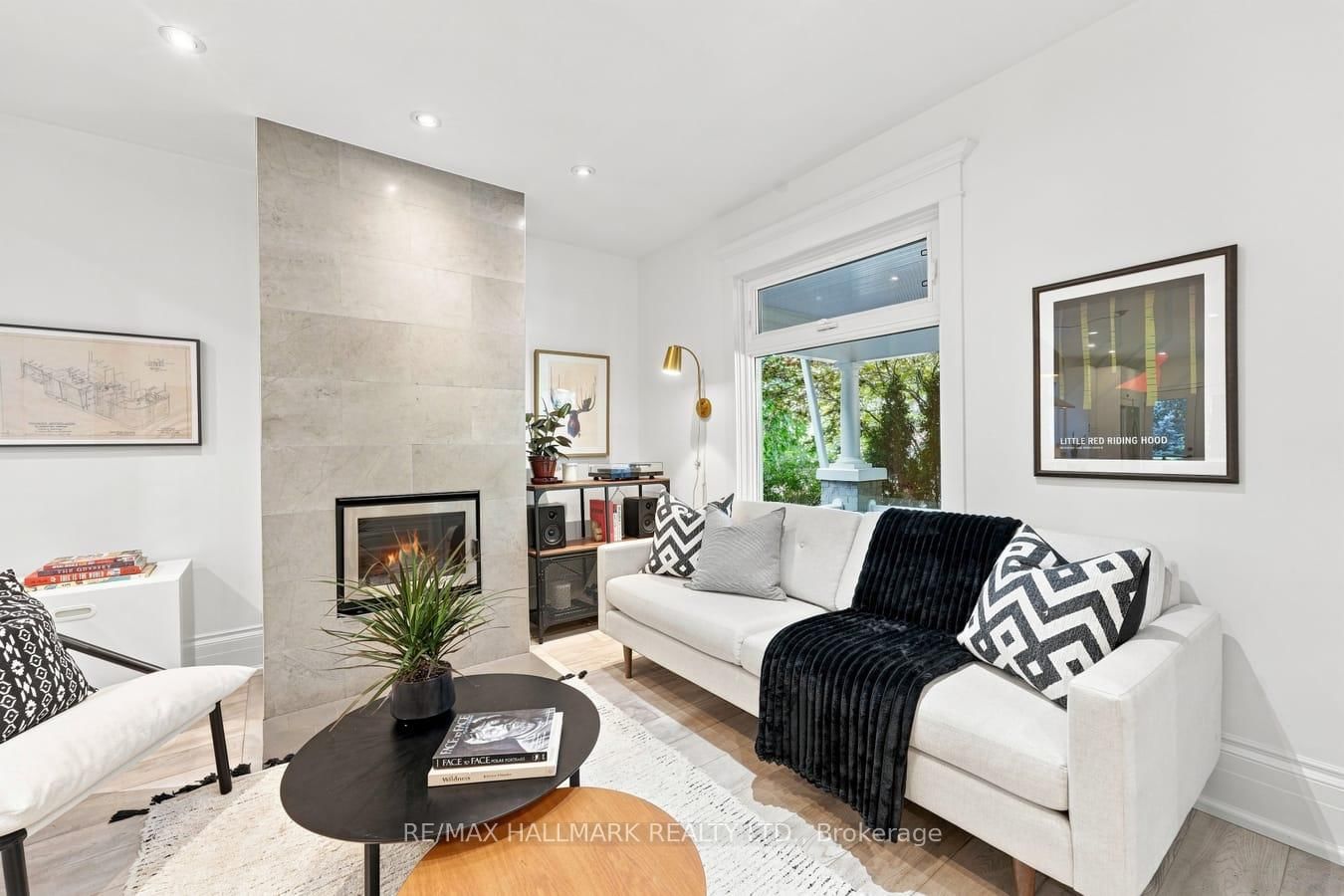 15 Redwood Avenue • Toronto, ON photo 5
