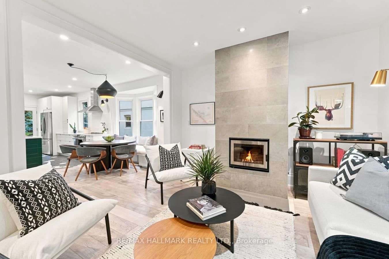 15 Redwood Avenue • Toronto, ON photo 6