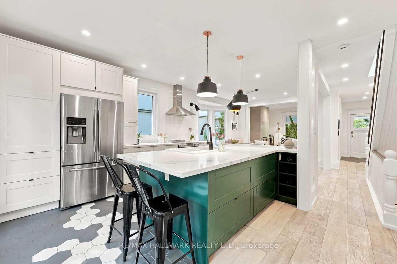 15 Redwood Avenue • Toronto, ON photo 9