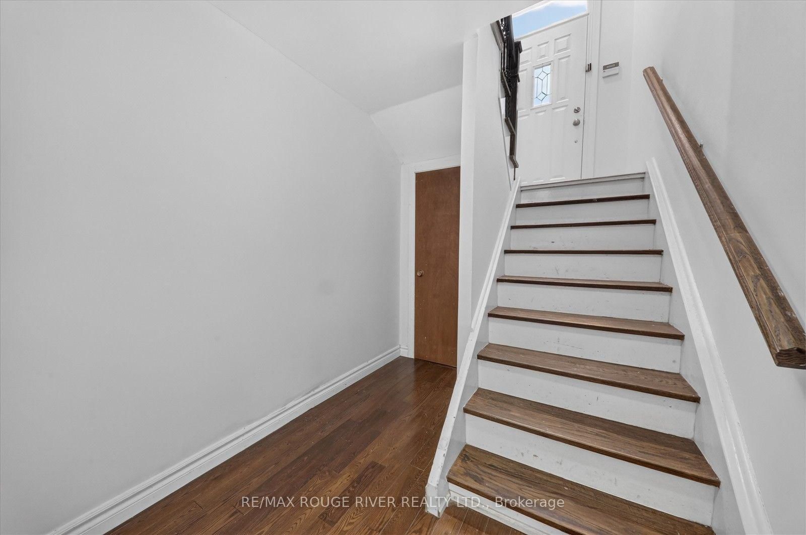30 Scarboro Avenue • Toronto, ON photo 17