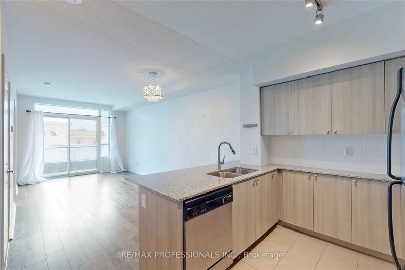 313 - 1235 Bayly Street