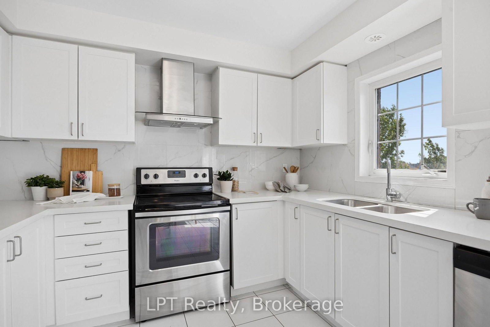 2488 Bromus Path • Oshawa, ON photo 13